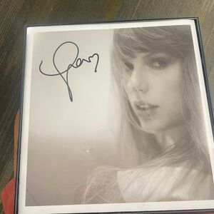 Taylor swift autograph TTPD